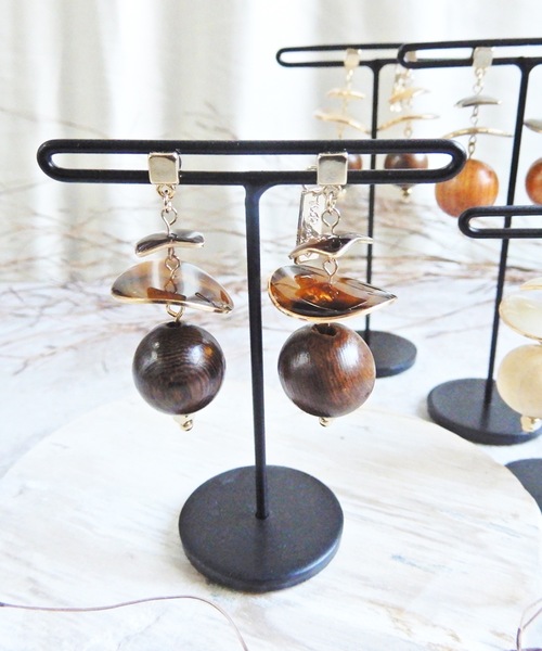 The Rule(ザルール)の「The Rule ザルール:Lantana pierced earring:ランタナ ピアス(ピアス(両耳用)・レディース・ダークブラウン/ブラウン/キャメル/オフホワイト・FREE)」の10枚目の写真