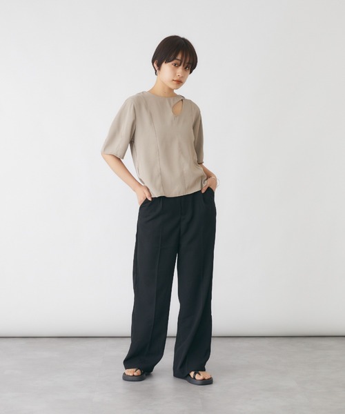 mebole(メボレ)の「カットアウトパフトップス(シャツ/ブラウス・レディース・ホワイト/ネイビー/グレー・FREE)」の19枚目の写真