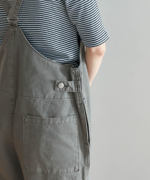 URBAN RESEARCH DOORS（アーバンリサーチドアーズ）の「ガーメントダイコットンベーシックサロペット（サロペット/オーバーオール・レディース・チャコールグレー/カーキ/グレー系その他・MEDIUM）」の11枚目の写真
