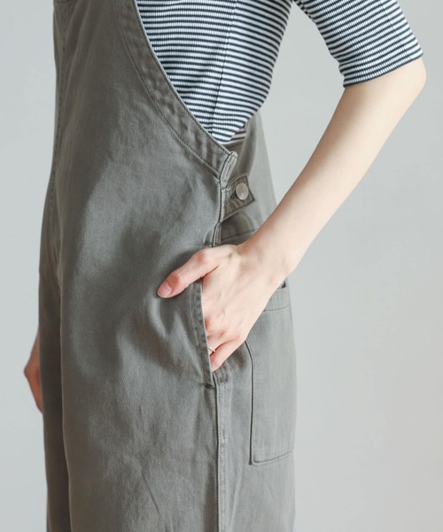 URBAN RESEARCH DOORS（アーバンリサーチドアーズ）の「ガーメントダイコットンベーシックサロペット（サロペット/オーバーオール・レディース・チャコールグレー/カーキ/グレー系その他・MEDIUM）」の9枚目の写真