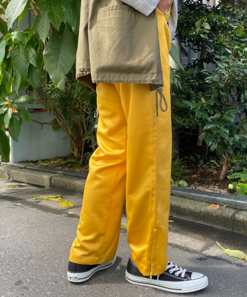 CIAOPANIC（チャオパニック）の「センタープレス裾ZIPサテンイージーパンツ（スラックス・レディース・ブラック/イエロー/グリーン・FREE）」の21枚目の写真