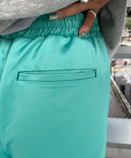 CIAOPANIC（チャオパニック）の「センタープレス裾ZIPサテンイージーパンツ（スラックス・レディース・ブラック/イエロー/グリーン・FREE）」の13枚目の写真