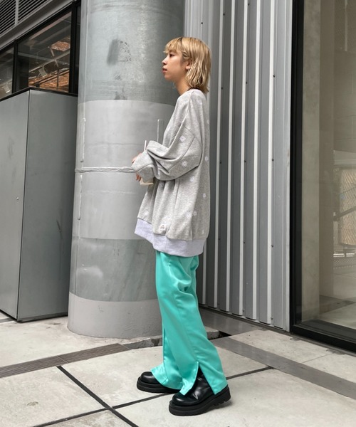 CIAOPANIC（チャオパニック）の「センタープレス裾ZIPサテンイージーパンツ（スラックス・レディース・ブラック/イエロー/グリーン・FREE）」の17枚目の写真