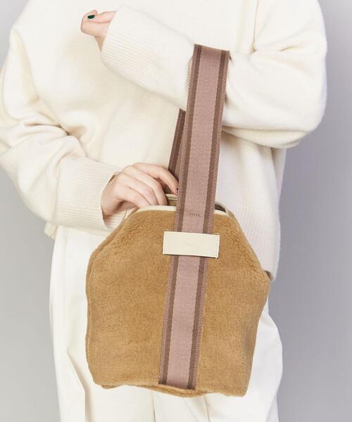 folna(フォルナ)の「【別注】<Folna>ボア ラインテープ リバーシブル ショルダーバッグ -2WAY-(ショルダーバッグ・レディース・ベージュ/モカ/ナチュラル・FREE)」の1枚目の写真