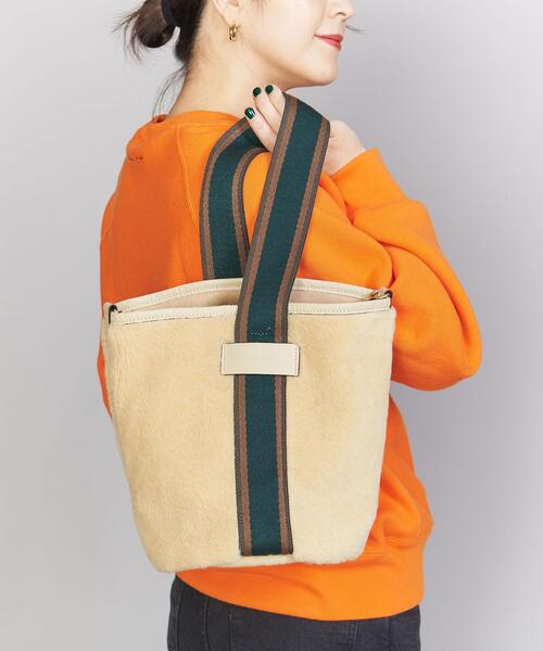 folna(フォルナ)の「【別注】<Folna>ボア ラインテープ リバーシブル ショルダーバッグ -2WAY-(ショルダーバッグ・レディース・ベージュ/モカ/ナチュラル・FREE)」の4枚目の写真