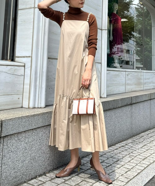 EIMY ISTOIRE(エイミーイストワール)の「パールストラップギャザーワンピース(ワンピース・レディース・ホワイト/ブラック/ベージュ/ネイビー・FREE)」の3枚目の写真