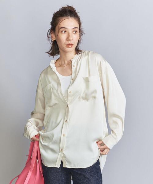 BEAUTY&YOUTH UNITED ARROWS（ビューティーアンドユースユナイテッドアローズ）の「ポリエステルサテン バンドカラー シャツ -ウォッシャブル-（シャツ/ブラウス・レディース・オフホワイト/イエロー/コバルトブルー・FREE）」の2枚目の写真