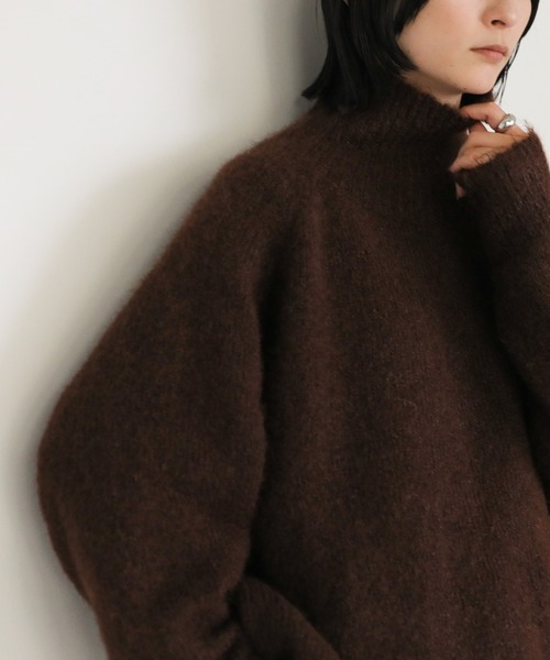 select MOCA(セレクトモカ)の「ハイネックシャギールーズニット(ニット/セーター・レディース・マスタード/ブラウン/ブラック・FREE)」の17枚目の写真