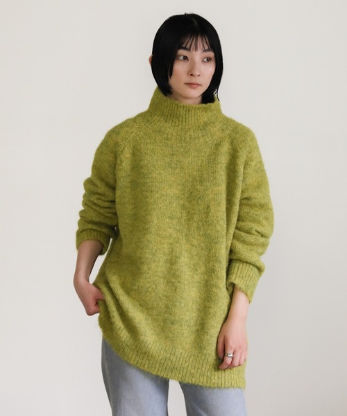 select MOCA(セレクトモカ)の「ハイネックシャギールーズニット(ニット/セーター・レディース・マスタード/ブラウン/ブラック・FREE)」の8枚目の写真