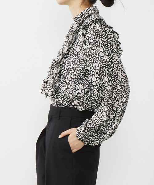 martinique マルティニーク　バックサテンフラワーフリルブラウス martinique（マルティニーク）の「martinique/バックサテンフラワー