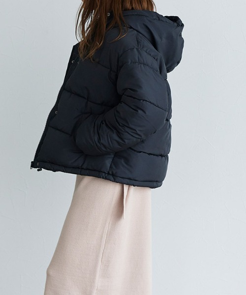 Pierrot(ピエロ)の「フェイクダウンジャケット(ダウンジャケット/コート・レディース・アイボリー/ブラック/ベージュ/ダークベージュ・M)」の16枚目の写真