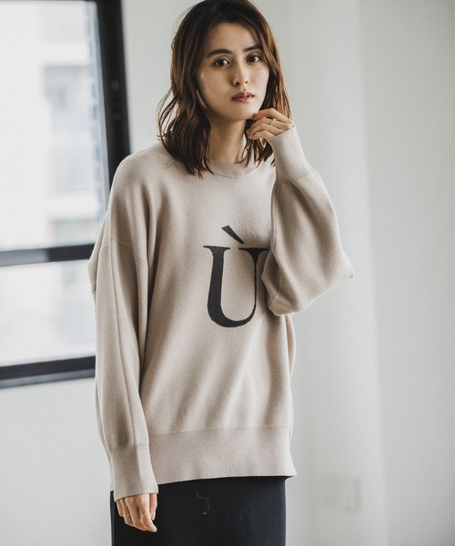 LEPSIM（レプシィム）の「ロゴニットプルオーバー　170817（ニット/セーター・レディース・グレイッシュベージュ/チャコールグレー/ピンク・FREE）」の2枚目の写真