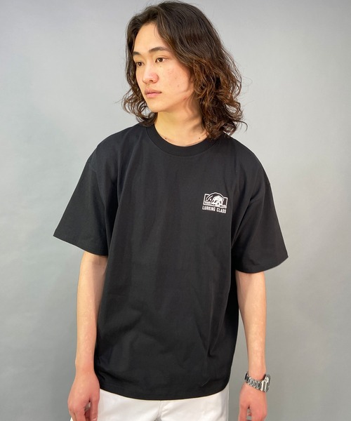LURKING CLASS(ラーキングクラス)の「【ムラサキスポーツ別注】LURKING CLASS/ラーキングクラス オーバーサイズ バックプリントTシャツ/半袖Tシャツ ST23STM01(Tシャツ/カットソー・メンズ・ホワイト/ブラック/オレンジ・L/M/XL)」の10枚目の写真