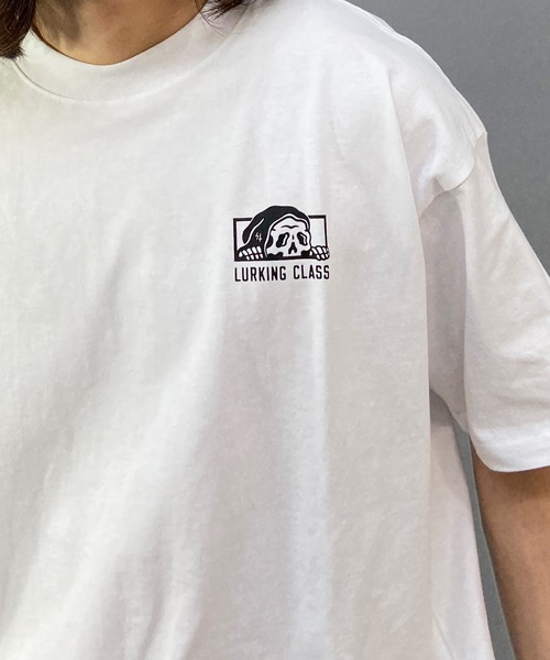 LURKING CLASS(ラーキングクラス)の「【ムラサキスポーツ別注】LURKING CLASS/ラーキングクラス オーバーサイズ バックプリントTシャツ/半袖Tシャツ ST23STM01(Tシャツ/カットソー・メンズ・ホワイト/ブラック/オレンジ・L/M/XL)」の15枚目の写真