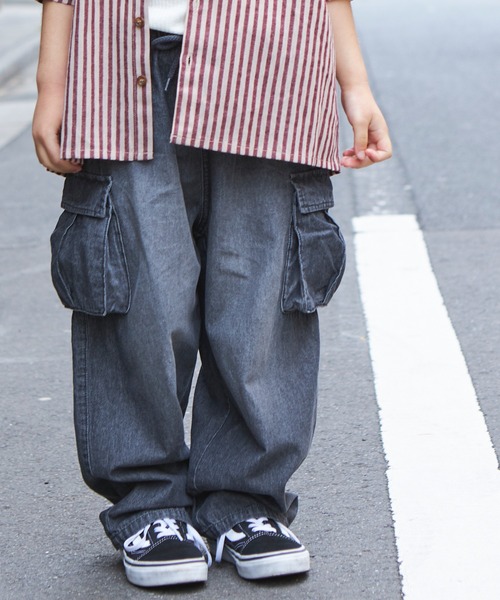 PAIRMANON STREET（ペアマノンストリート）の「【PAIRMANON STREET】ドローストリングワイドカーゴデニムパンツ（デニムパンツ・キッズ・ブルー/ブラック/インディゴブルー・90/100/110/120/130/140/150）」の4枚目の写真
