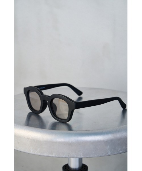 AZUL by moussy(アズールバイマウジー)の「BIG FRAME EYEWEAR/ビッグフレームアイウェア(サングラス・メンズ・ブラック/ブラウン・FREE)」の4枚目の写真