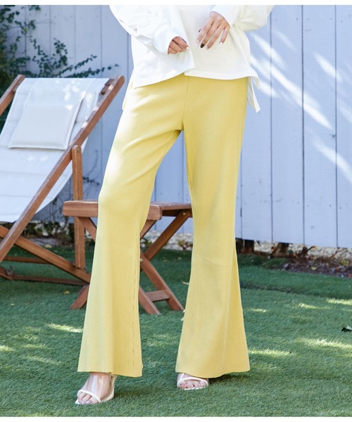 CHILLE（チル）の「ハンドカットリブフレアパンツ（その他パンツ・レディース・イエロー/ブラック/パープル/グリーン・FREE）」の4枚目の写真