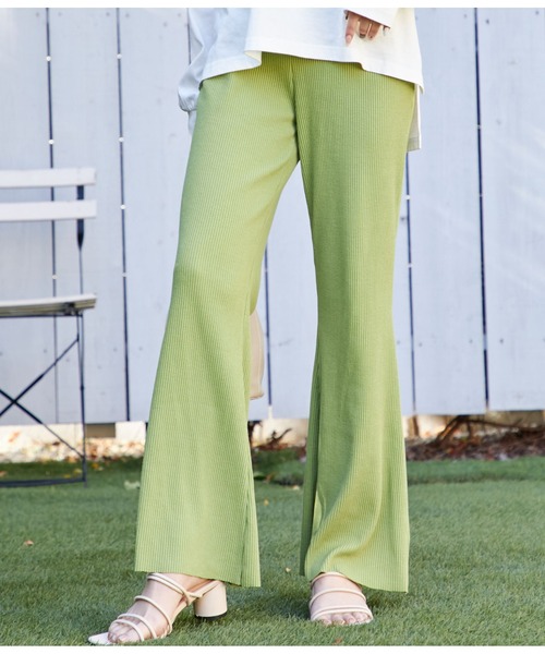 CHILLE（チル）の「ハンドカットリブフレアパンツ（その他パンツ・レディース・イエロー/ブラック/パープル/グリーン・FREE）」の2枚目の写真