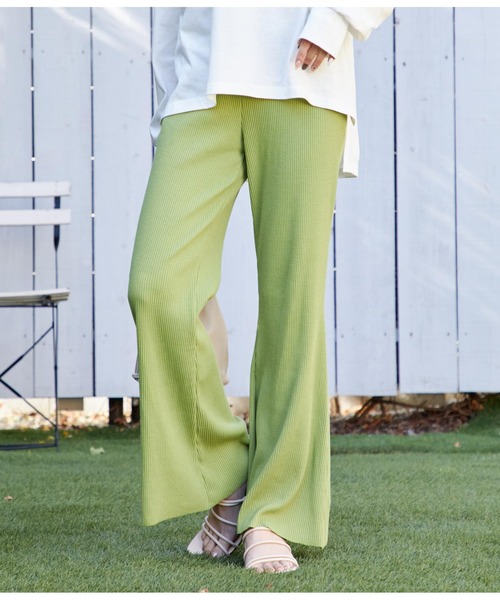 CHILLE（チル）の「ハンドカットリブフレアパンツ（その他パンツ・レディース・イエロー/ブラック/パープル/グリーン・FREE）」の9枚目の写真