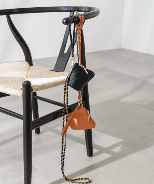 N.（N. Natural Beauty Basic）（エヌエヌナチュラルビューティーベーシック）の「◆ストラップ付キルティングポーチショルダーバッグ（ショルダーバッグ・レディース・ブラック/オレンジ・ﾌﾘ-）」の11枚目の写真