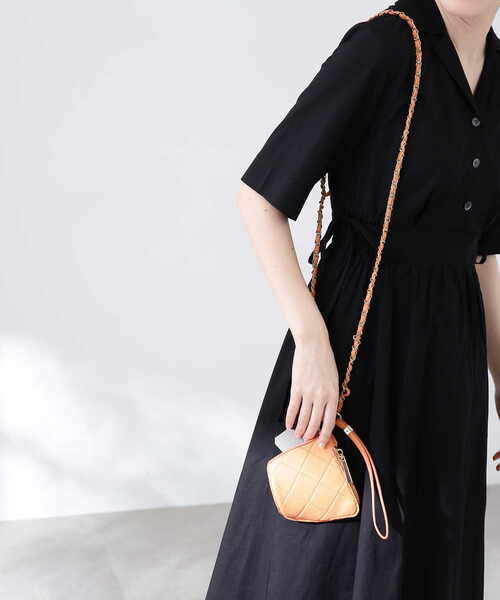 N.（N. Natural Beauty Basic）（エヌエヌナチュラルビューティーベーシック）の「◆ストラップ付キルティングポーチショルダーバッグ（ショルダーバッグ・レディース・ブラック/オレンジ・ﾌﾘ-）」の10枚目の写真