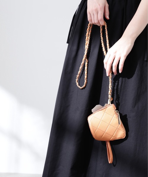 N.（N. Natural Beauty Basic）（エヌエヌナチュラルビューティーベーシック）の「◆ストラップ付キルティングポーチショルダーバッグ（ショルダーバッグ・レディース・ブラック/オレンジ・ﾌﾘ-）」の7枚目の写真