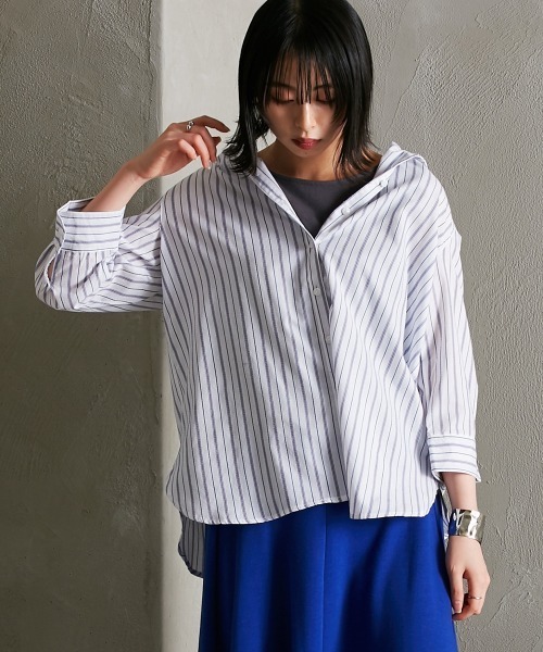 Soiunique（スワユニーク）の「カルゼ風やわらかストライプシャツ ［Soiunique］（シャツ/ブラウス・レディース・ホワイト×ブルー/ホワイト×ブラック/ホワイト×ネイビー・M/L/LL）」の2枚目の写真