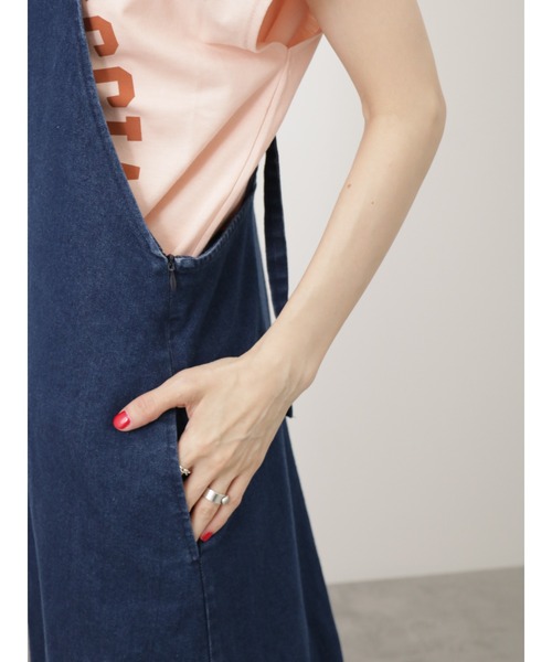 Lugnoncure（ルノンキュール）の「デニムサロペットスカート（ワンピース・レディース・ブルー/オフホワイト/ネイビー・ﾌﾘ-）」の15枚目の写真