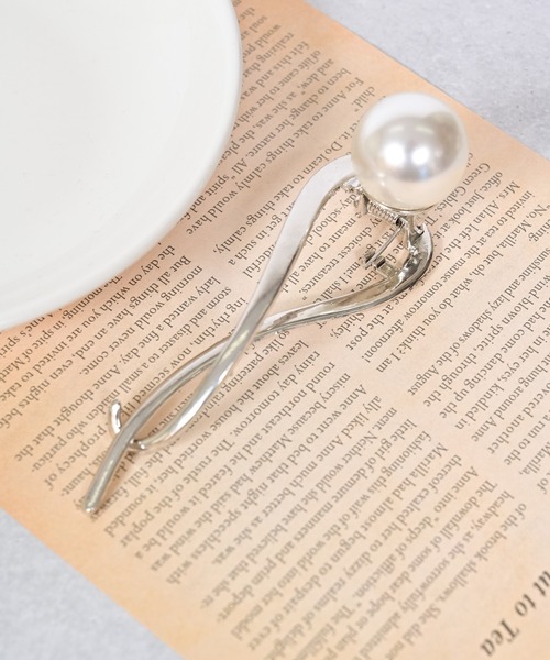 アッカ*バナナクリップ　バレッタ Three Four Time（ｽﾘｰﾌｫｰﾀｲﾑ）の「メタルバナナクリップ