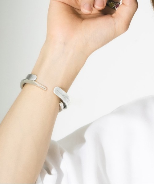 L.H.P（エルエイチピー）の「BLACKLUCK/ブラックラック/Fire Pattern Bangle（バングル/リストバンド・メンズ・シルバー/ブラック・F）」の10枚目の写真