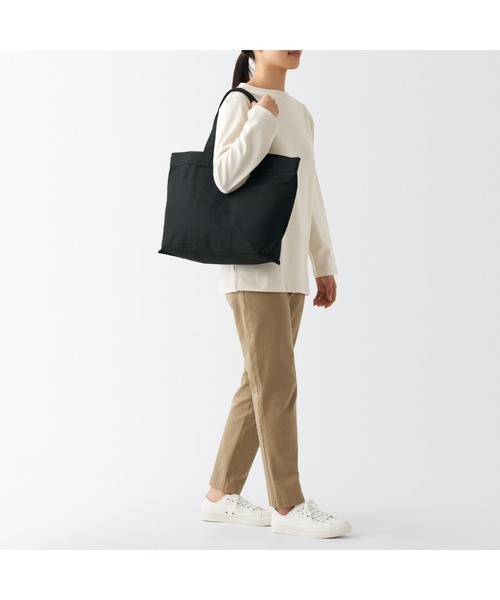 無印良品（ムジルシリョウヒン）の「帆布　横型　トートバッグ（トートバッグ・レディース・グレー系1/ブラック/キナリ・FREE）」の16枚目の写真