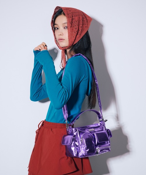 ANNA SUI NYC(アナ スイ エヌ ワイ シー)の「ANNA SUI NYC マルチポケットチビバッグ(ショルダーバッグ・レディース・ブラック/シルバー/ブルー/レッド/パープル/マルチ/オレンジ/ライム/ブラック系その他2/シルバー系その他2/パープル系その他・FREE)」の6枚目の写真