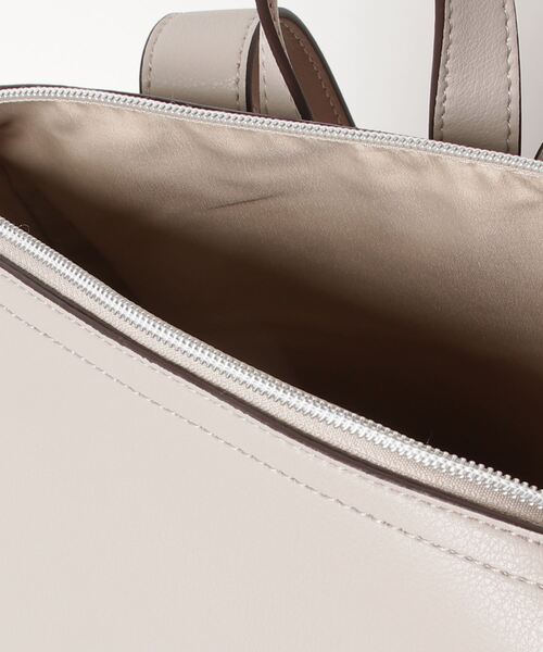 Legato Largo(レガートラルゴ)の「Legato Largo / かるいかばんPU リュック / LG-P0114Z(バックパック/リュック・レディース・アイボリー/ベージュ/キャメル/ベージュ系その他/ラベンダー/ブラック/オリーブ/イエロー/ライトブルー・ONESIZE)」の17枚目の写真