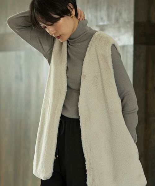 OPAQUE.CLIP（オペークドットクリップ）の「◆フェイクファーベスト【洗える】（ベスト・レディース・アイボリー/チャコールグレー・00）」の3枚目の写真