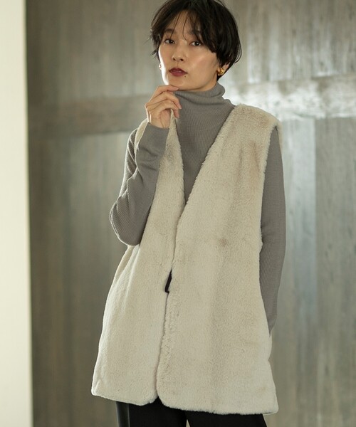 OPAQUE.CLIP（オペークドットクリップ）の「◆フェイクファーベスト【洗える】（ベスト・レディース・アイボリー/チャコールグレー・00）」の4枚目の写真