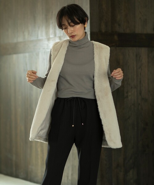 OPAQUE.CLIP（オペークドットクリップ）の「◆フェイクファーベスト【洗える】（ベスト・レディース・アイボリー/チャコールグレー・00）」の5枚目の写真