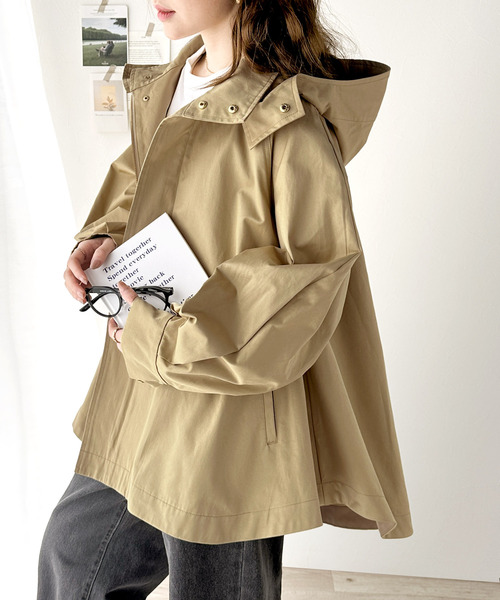 ひらり、フレアで華やかに。スタンドカラーフレアマウンテンパーカー