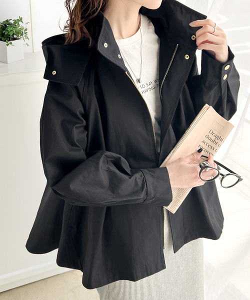 ひらり、フレアで華やかに。スタンドカラーフレアマウンテンパーカー