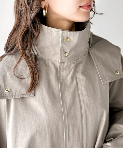 ひらり、フレアで華やかに。スタンドカラーフレアマウンテンパーカー