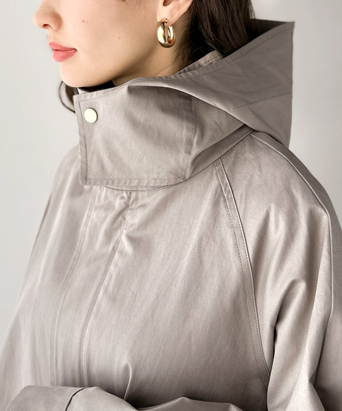 ひらり、フレアで華やかに。スタンドカラーフレアマウンテンパーカー