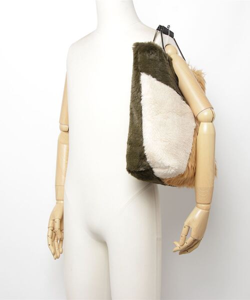 COMMON WARE(コモンウェアー)の「EM:MISFITS カラー ファートート 軽量(トートバッグ・レディース・ネイビー/アイボリー/ブラック/カーキ・FREE)」の17枚目の写真