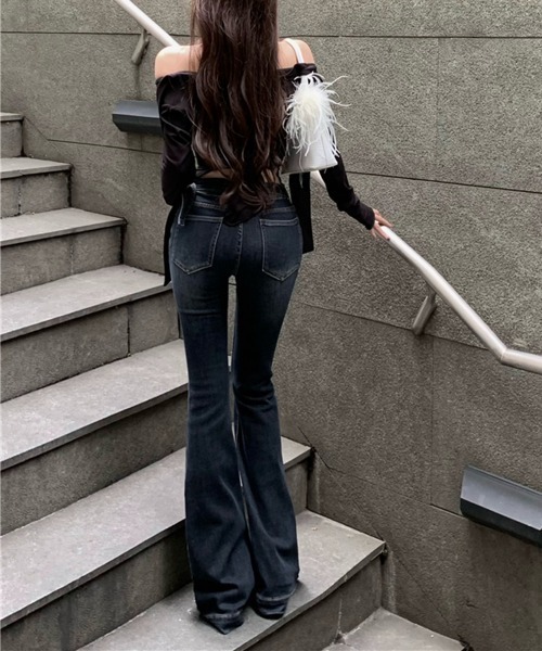 by muni:r(バイ ムニール)の「ベルトブーツカットデニムパンツ(デニムパンツ・レディース・ブルー・SMALL/MEDIUM)」の10枚目の写真