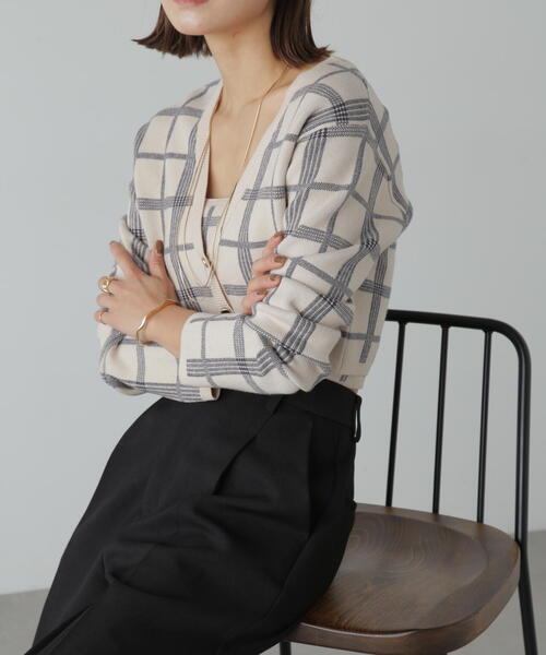 FREE'S MART（フリーズマート）の「ショート丈カーディガン×キャミソールセット（ニット/セーター・レディース・ホワイト系その他/ブラック系その他/ブラウン系その他・FREE）」の17枚目の写真