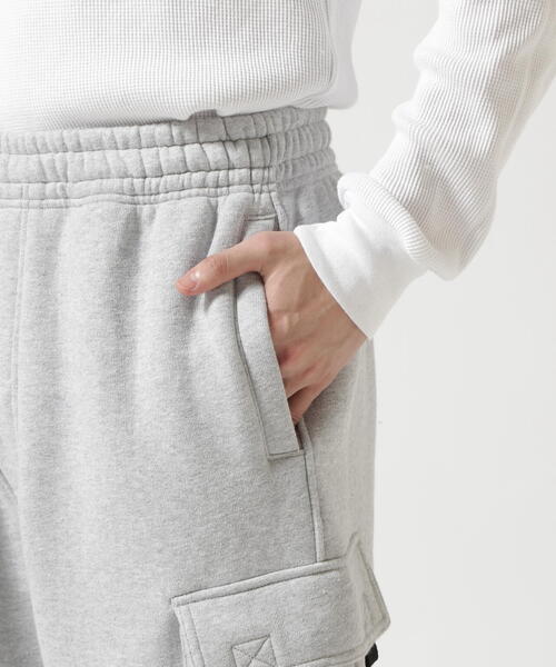 AVIREX（アヴィレックス）の「《直営店限定》HEAVY WEIGHT SWEAT CARGO PANTS / ヘビーウェイト スウェット カーゴパンツ / AVIREX / アヴィレックス（スウェットパンツ・メンズ・ブラック/グレー・MEDIUM/X-LARGE/LARGE）」の16枚目の写真