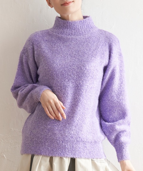 ikka（イッカ）の「ラメブークレーハイネックプルオーバー（ニット/セーター・レディース・ライトグレー/パープル系その他/オフホワイト/グリーン・S/L/M）」の4枚目の写真