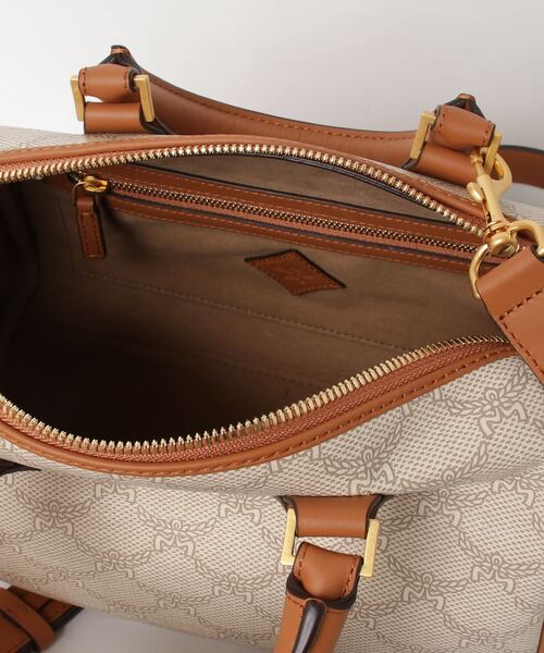 MCM（エムシーエム）の「Ella ボストンバッグ - ローレトス（ボストンバッグ・メンズ・アイボリー/ベージュ・SMALL）」の8枚目の写真