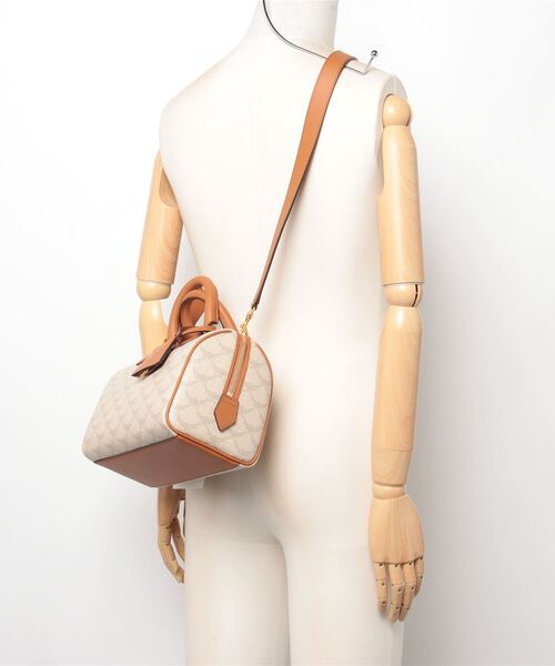 MCM（エムシーエム）の「Ella ボストンバッグ - ローレトス（ボストンバッグ・メンズ・アイボリー/ベージュ・SMALL）」の9枚目の写真