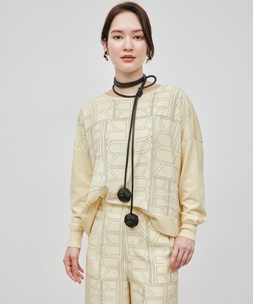 ROPE'(ロペ)の「【雑誌掲載】モノグラムプリントドッキングプルオーバー【セットアップ対応】(Tシャツ/カットソー・レディース・ブラック/キナリ・FREE)」の1枚目の写真