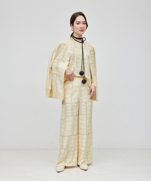 ROPE'(ロペ)の「【雑誌掲載】モノグラムプリントドッキングプルオーバー【セットアップ対応】(Tシャツ/カットソー・レディース・ブラック/キナリ・FREE)」の4枚目の写真