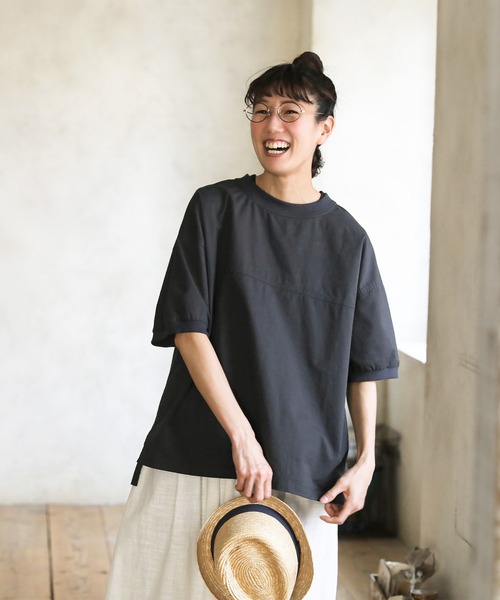 soulberry(ソウルベリー)の「Tシャツ以上ブラウス未満な、プルオーバー(シャツ/ブラウス・レディース・スミクロ・3L/LL/L/M/4L/5L)」の4枚目の写真